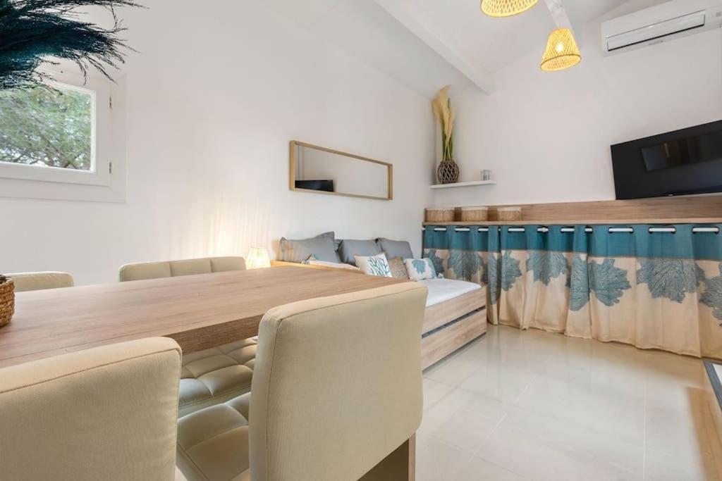 Appartement Pinede Proche Village Naturiste